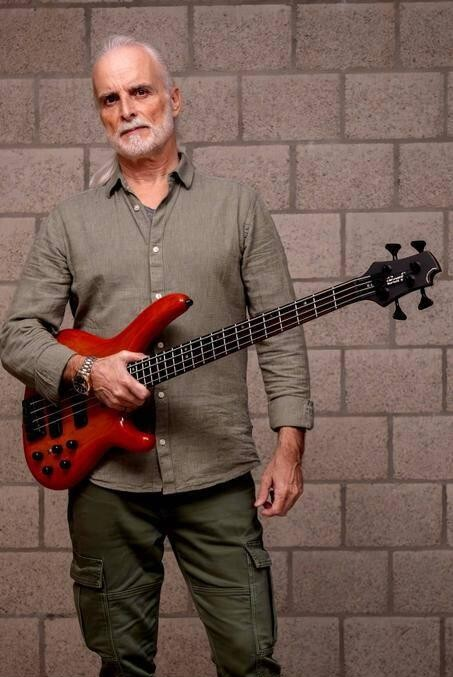 dänu_incredible_halb_mod_klein.jpg dänu_incredible_halb_mod_klein.jpg